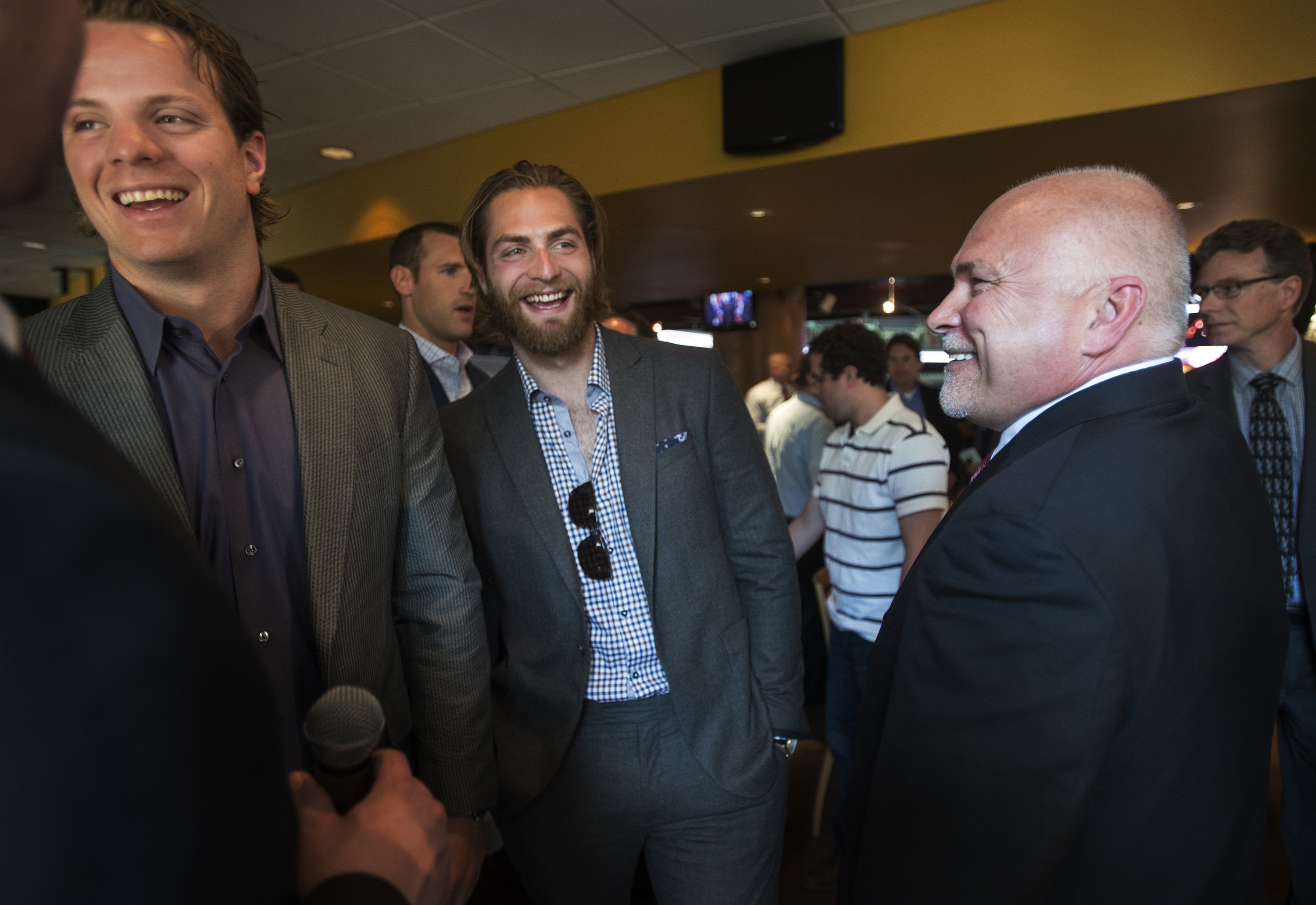 New coach Trotz sees Cup potential with Capitals