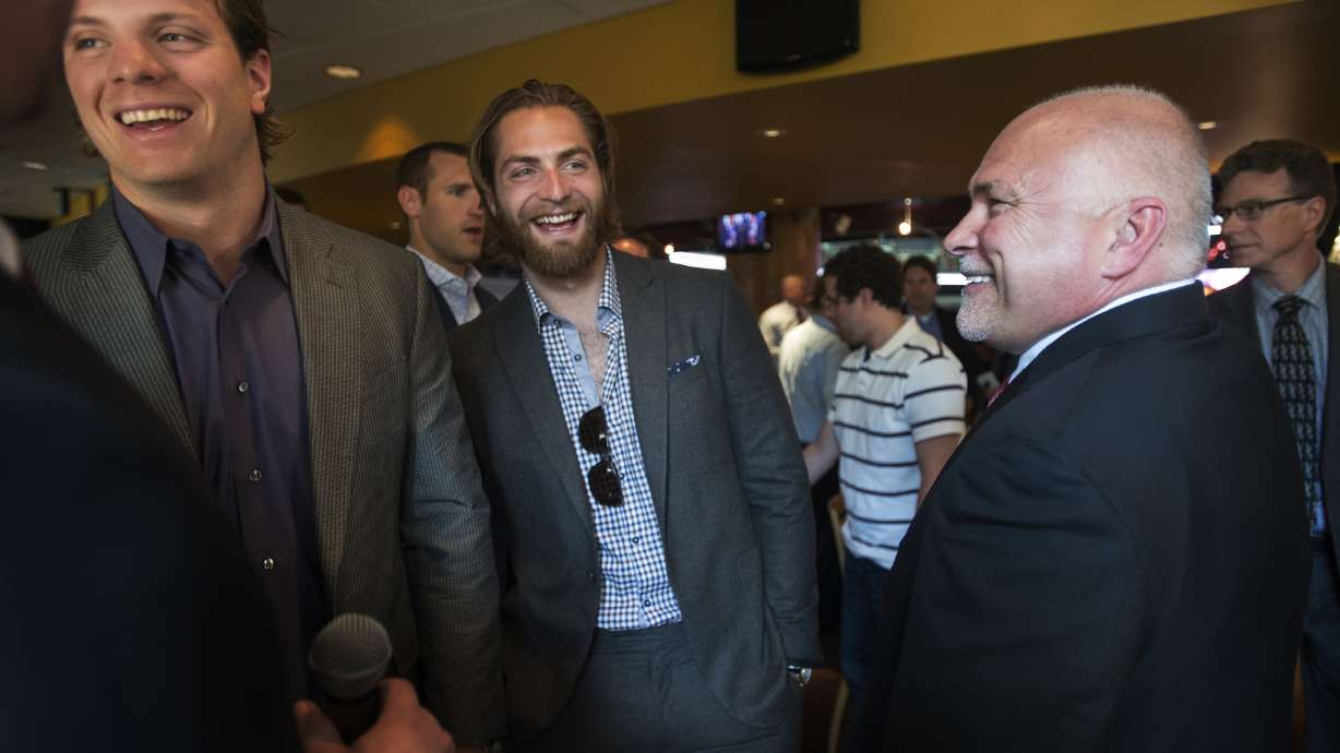 New coach Trotz sees Cup potential with Capitals