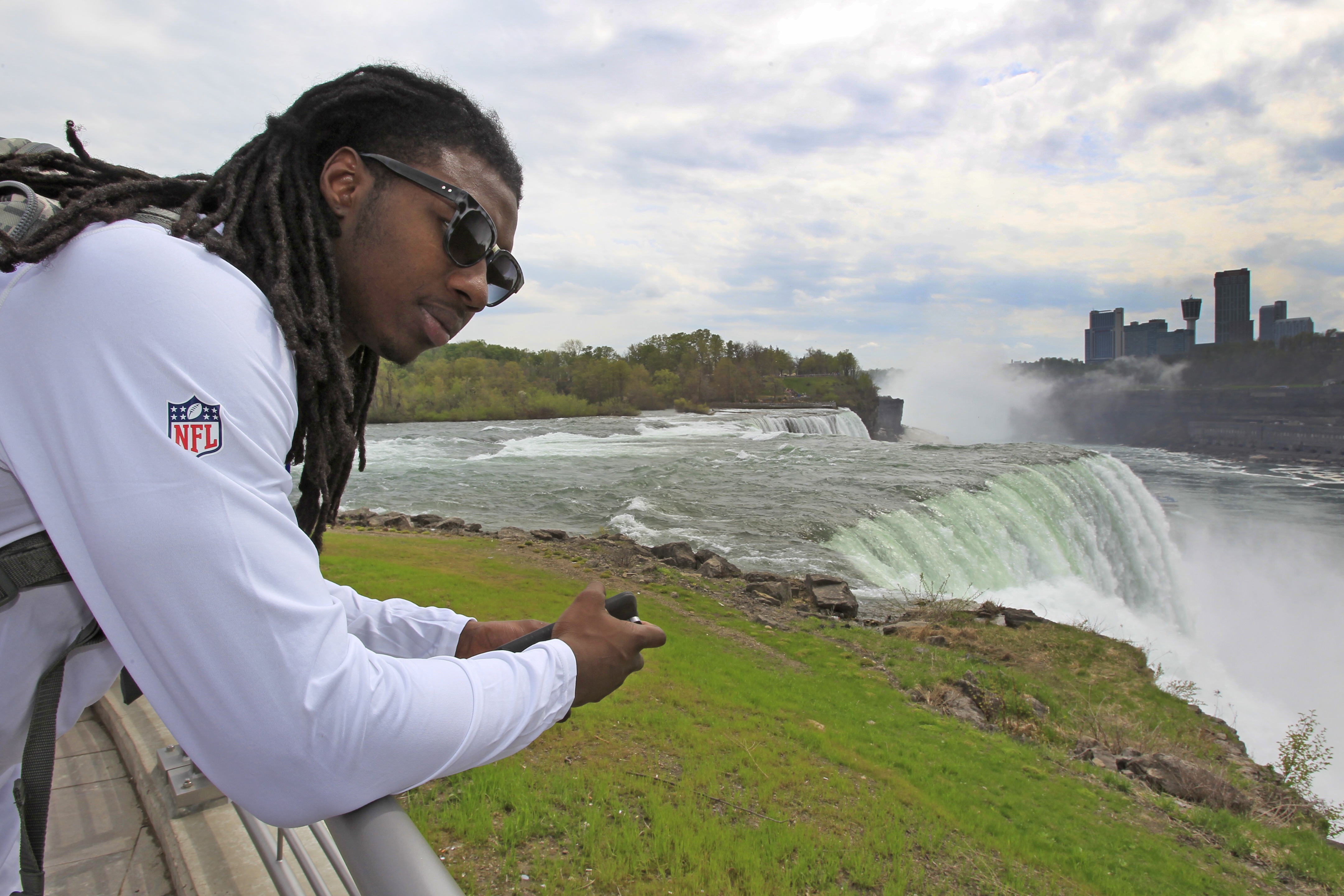 Bills WR Sammy Watkins signs rookie deal