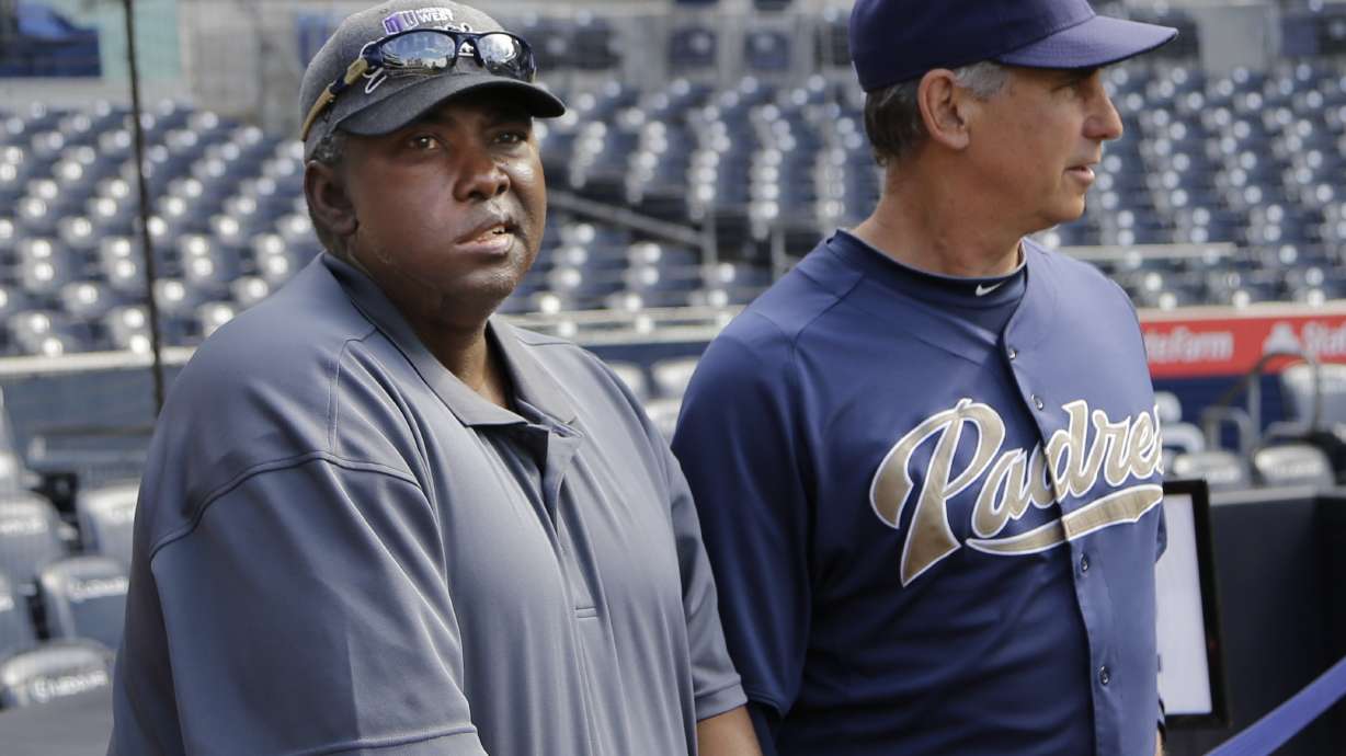 Aztecs rally around bobblehead of absent Gwynn