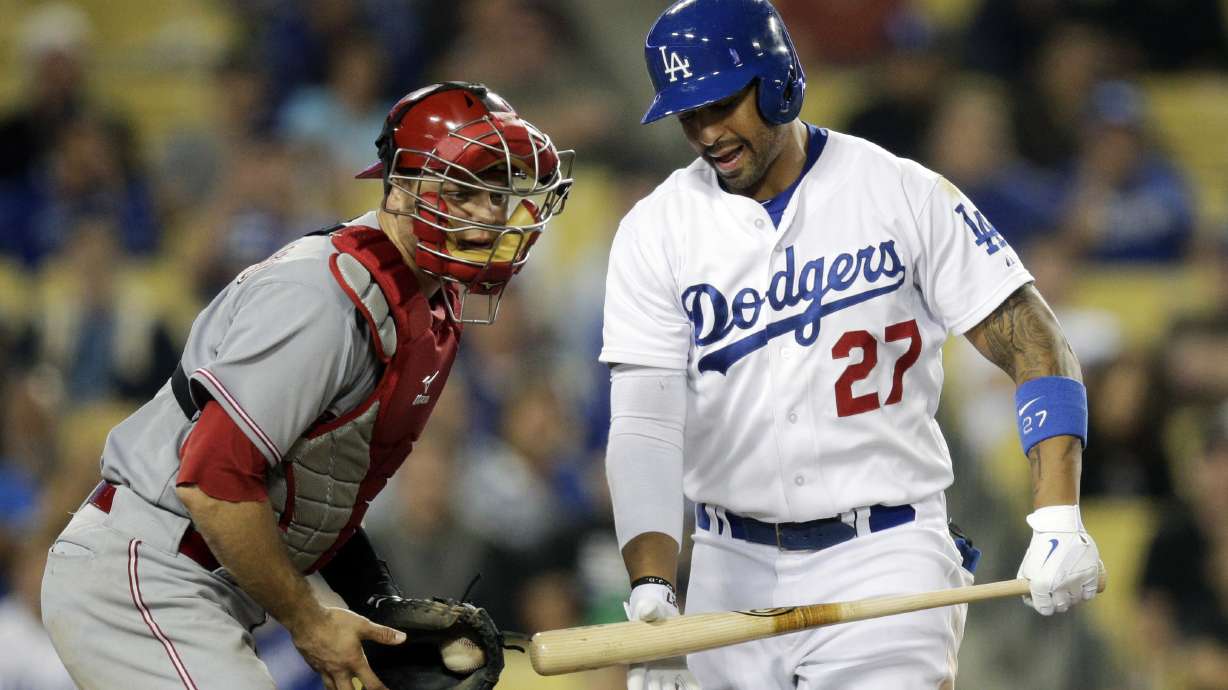 Kemp back in lineup as Dodgers lose to Reds