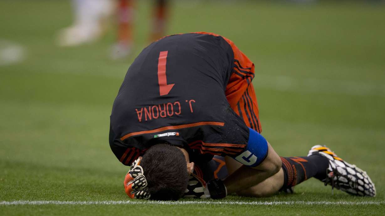 Mexico goalkeeper Corona not seriously injured