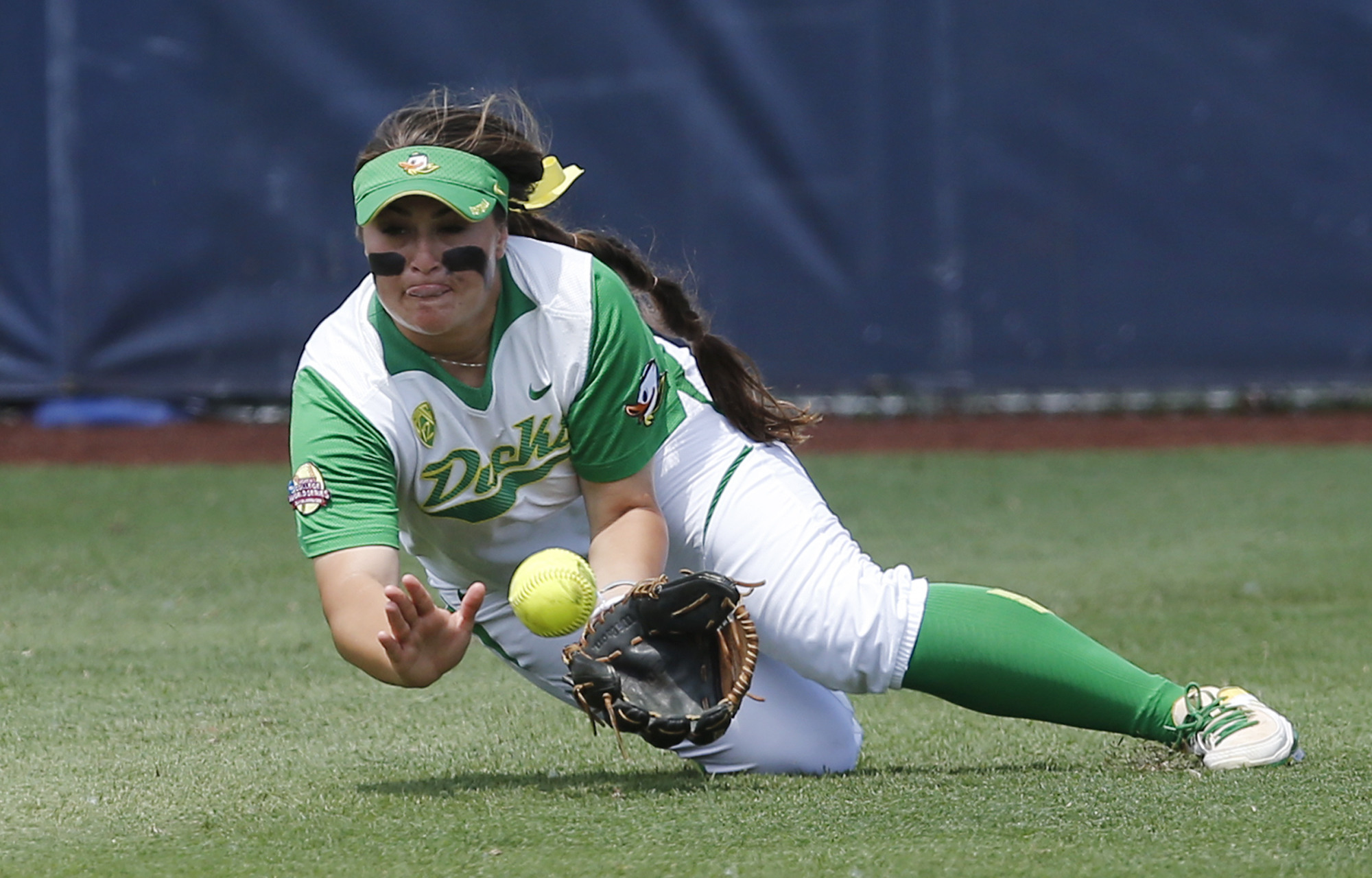 Top-seeded Oregon beats Florida State 3-0
