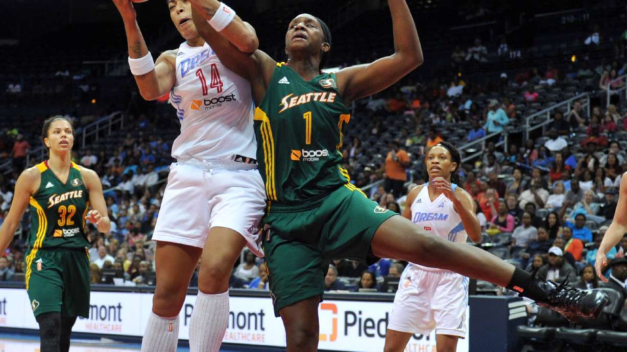 Hayes has 20, Dream top road-weary Storm 80-69