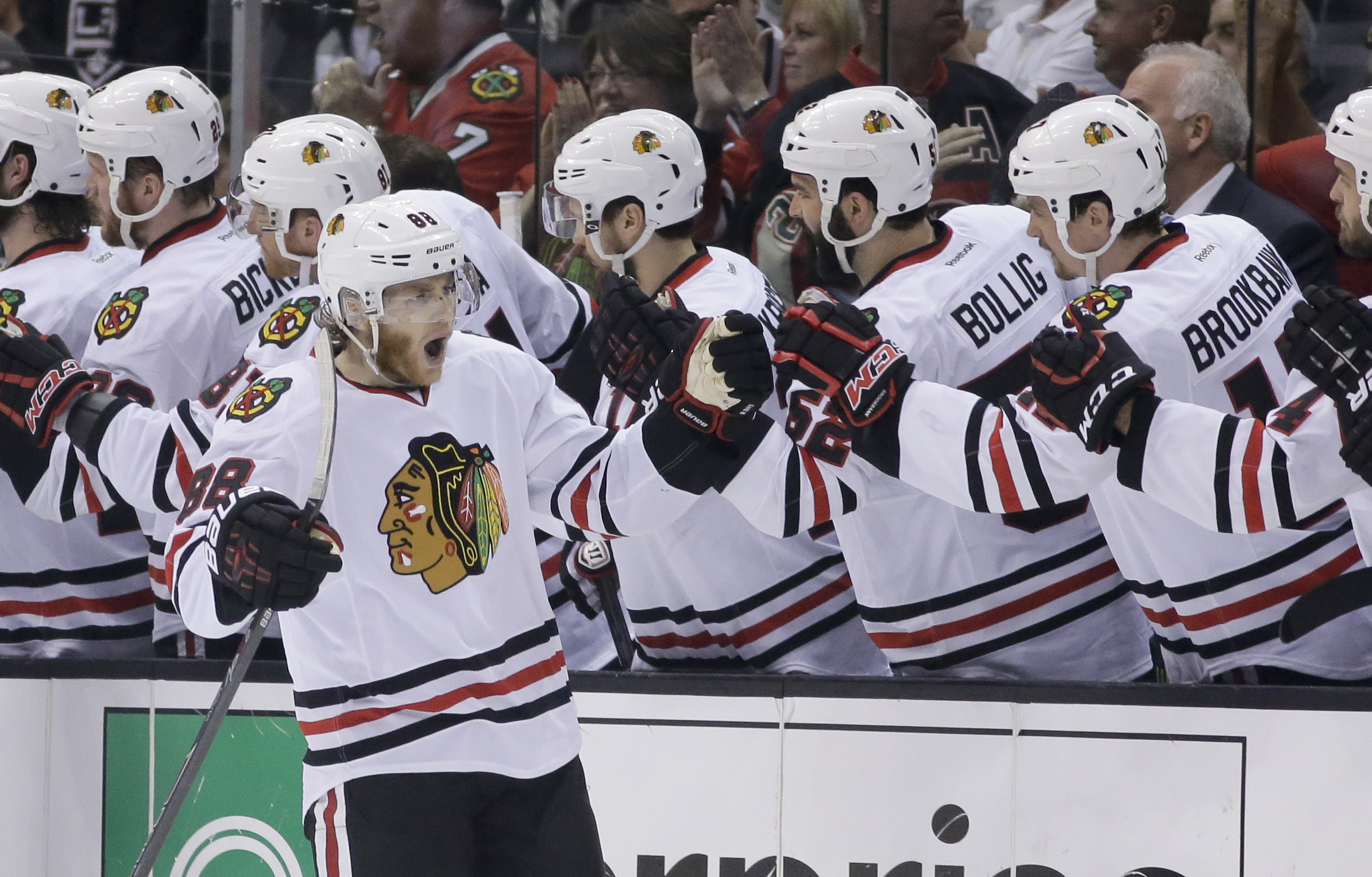 Kane leads Blackhawks past LA Kings, into Game 7