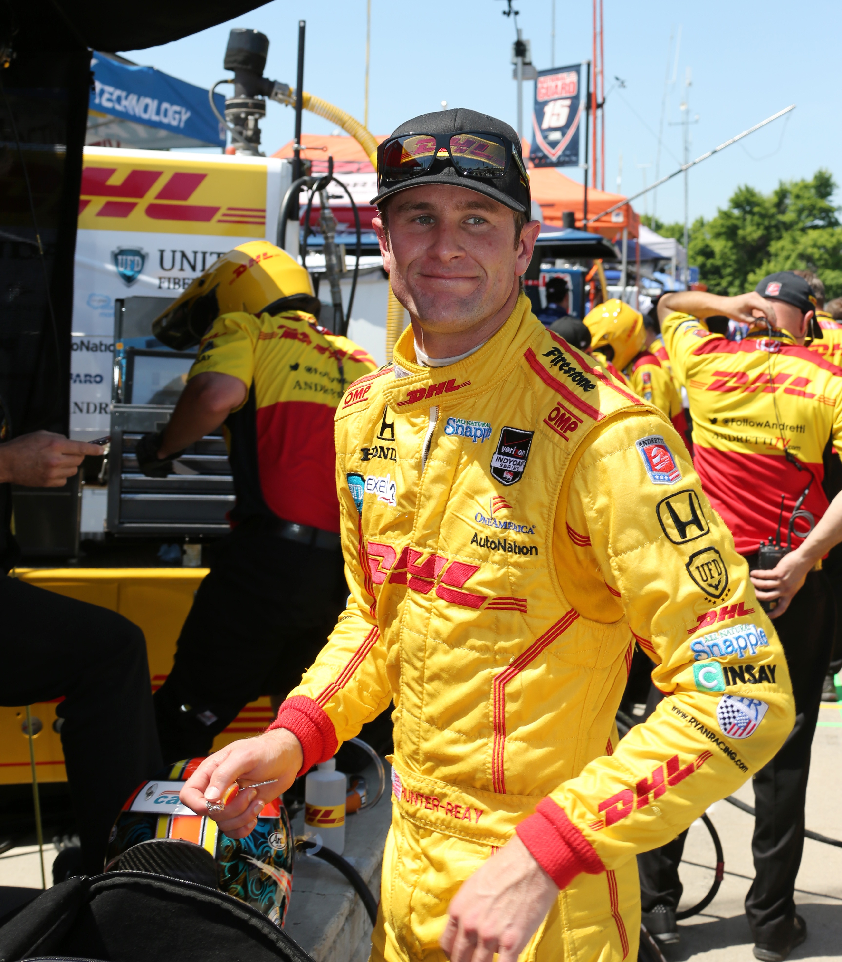 Hunter-Reay brushes wall in Belle Isle qualifying