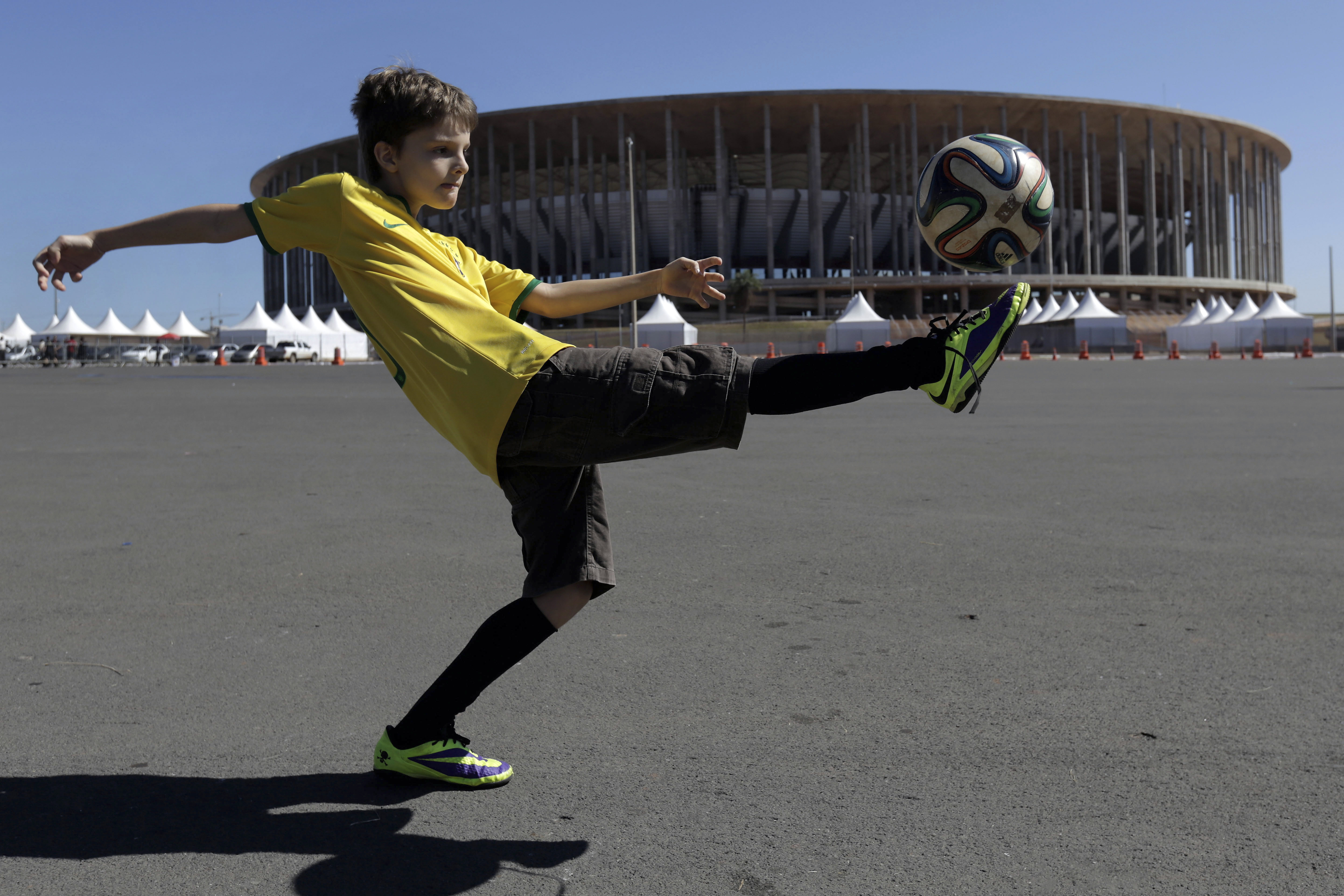 Brazil's modern capital gets a taste of football