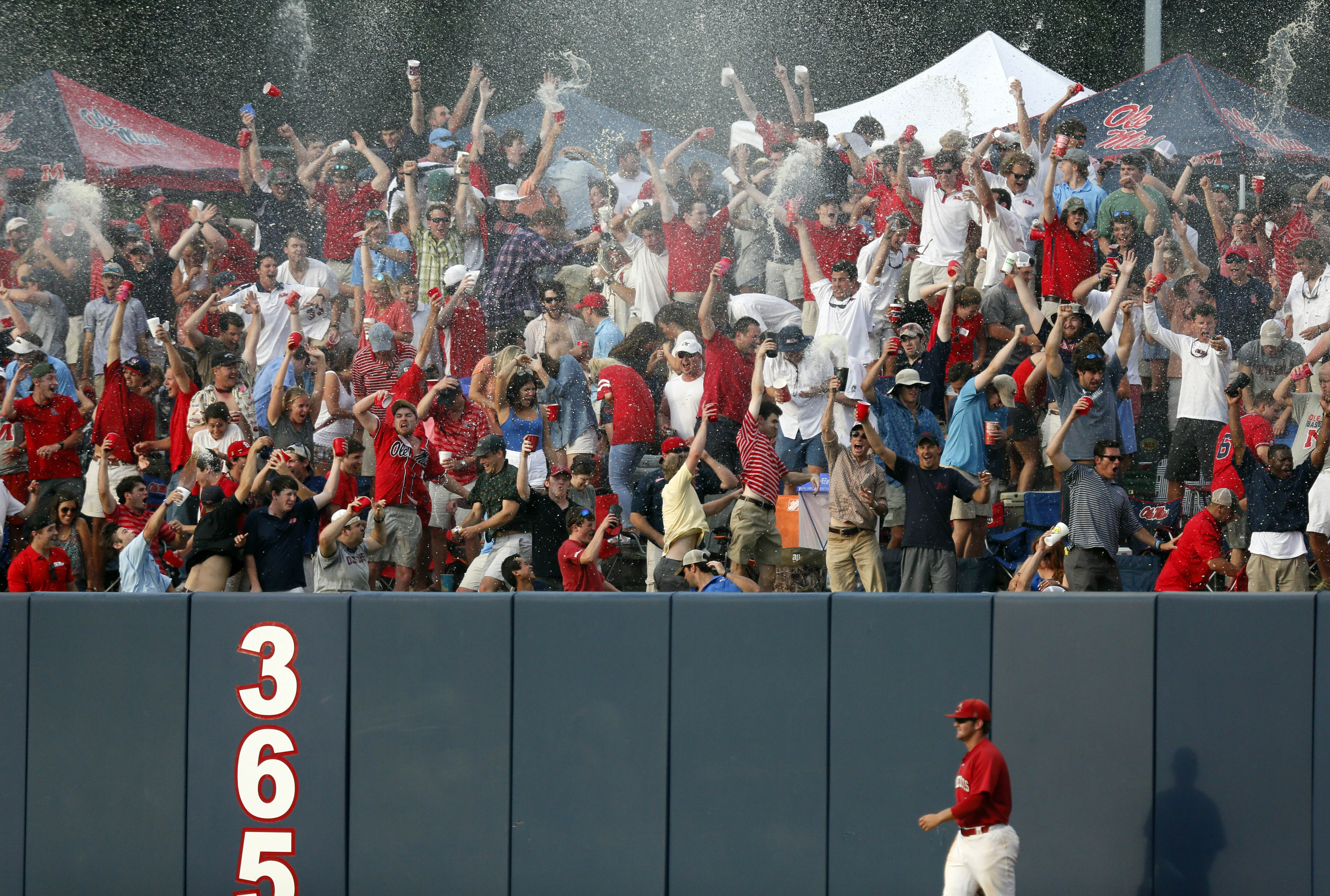 Mississippi breezes past Jacksonville St 12-2
