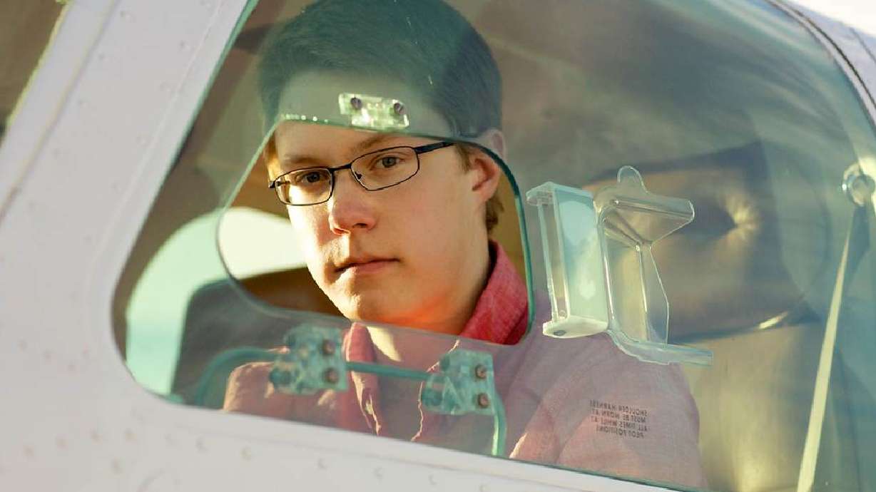 Teen attempts record-setting solo flight around the world