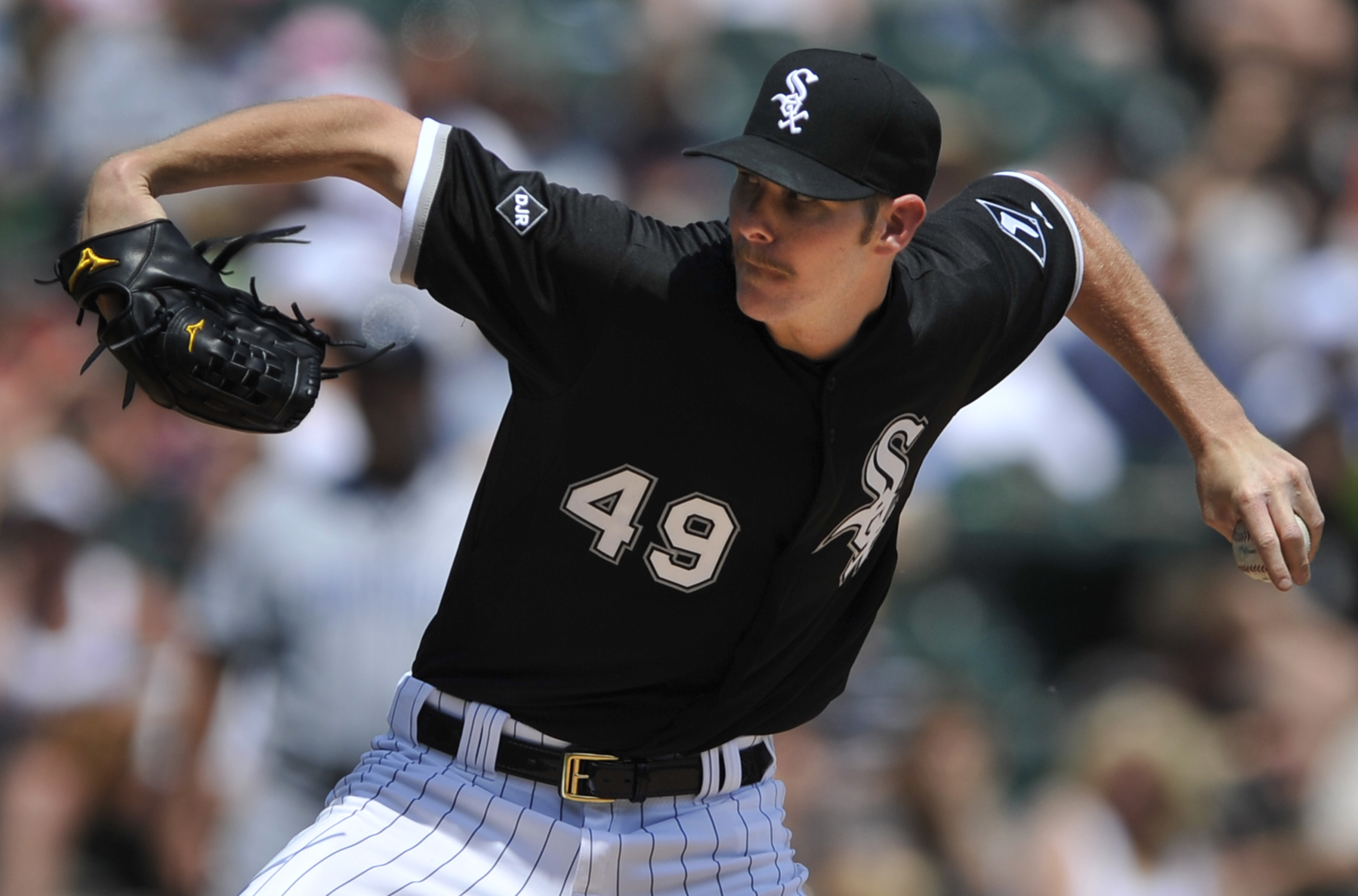 Sale pitches 2-hitter, White Sox beat Padres 4-1