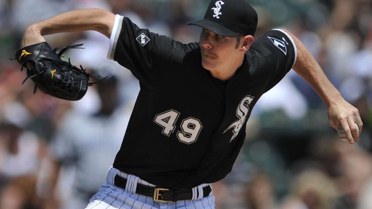 Sale pitches 2-hitter, White Sox beat Padres 4-1