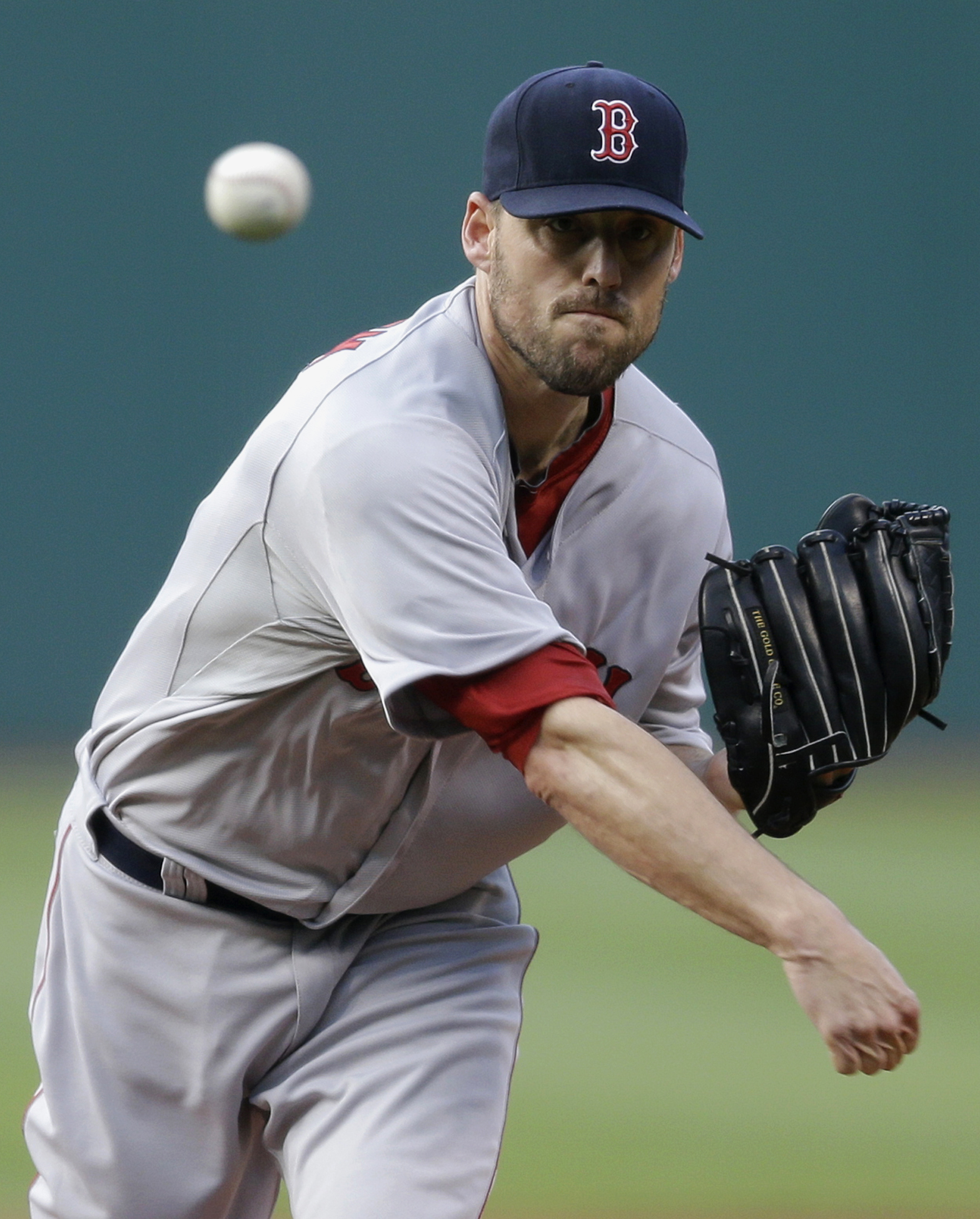 Red Sox can't solve Masterson, lose 3-2 to Indians