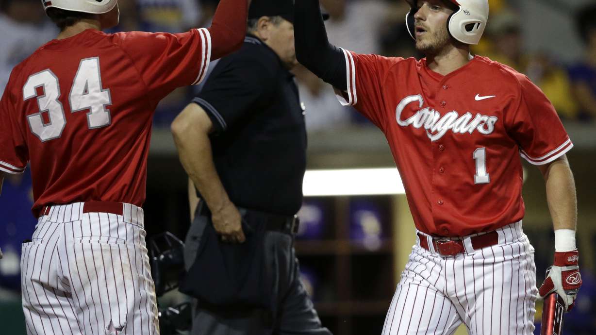 Houston knocks out LSU 12-2 in NCAA regionals