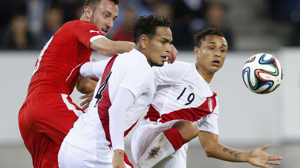 Switzerland beats Peru 2-0 in last WCup warm up