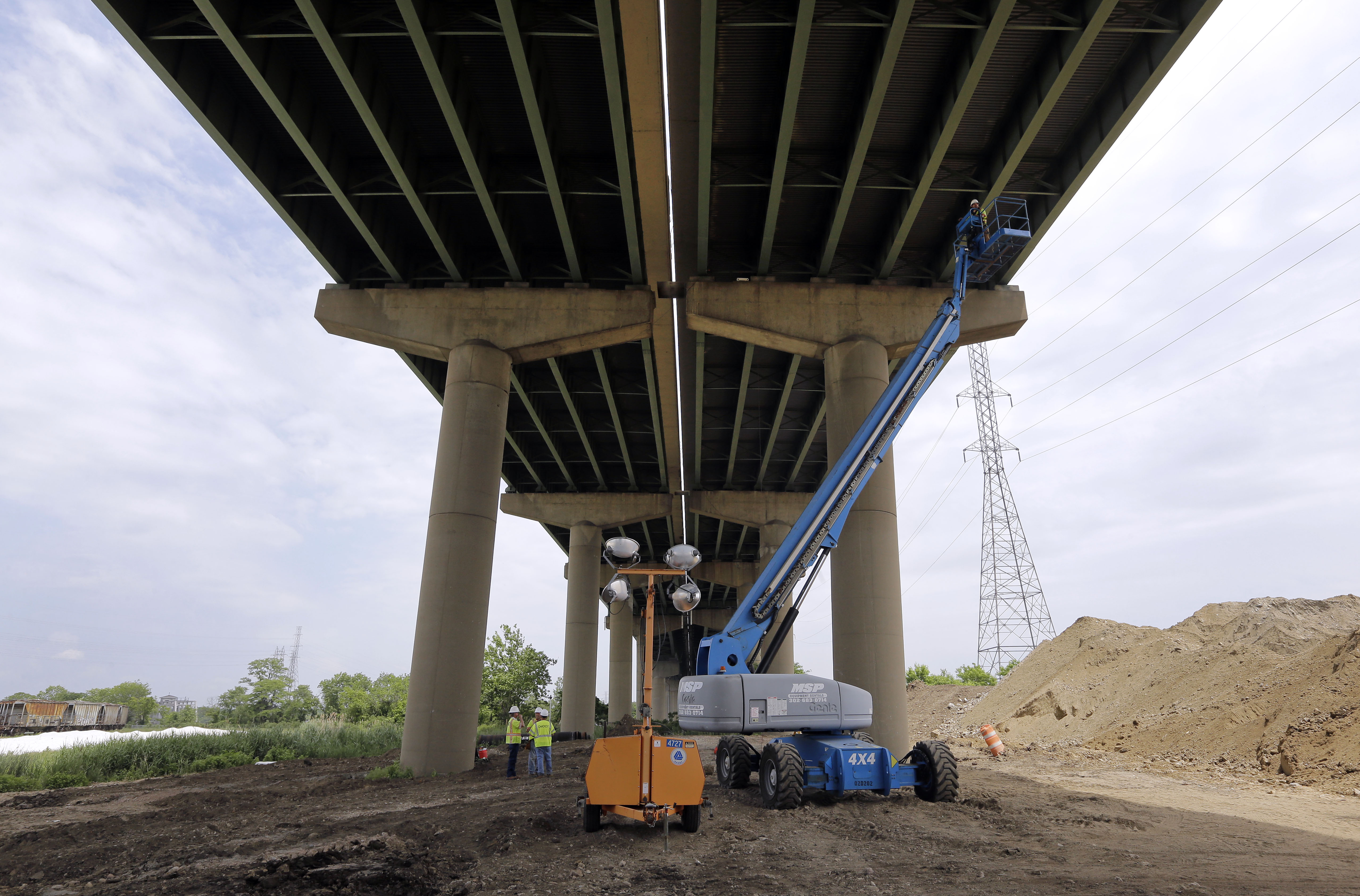 Massive dirt pile may have led to bridge closure