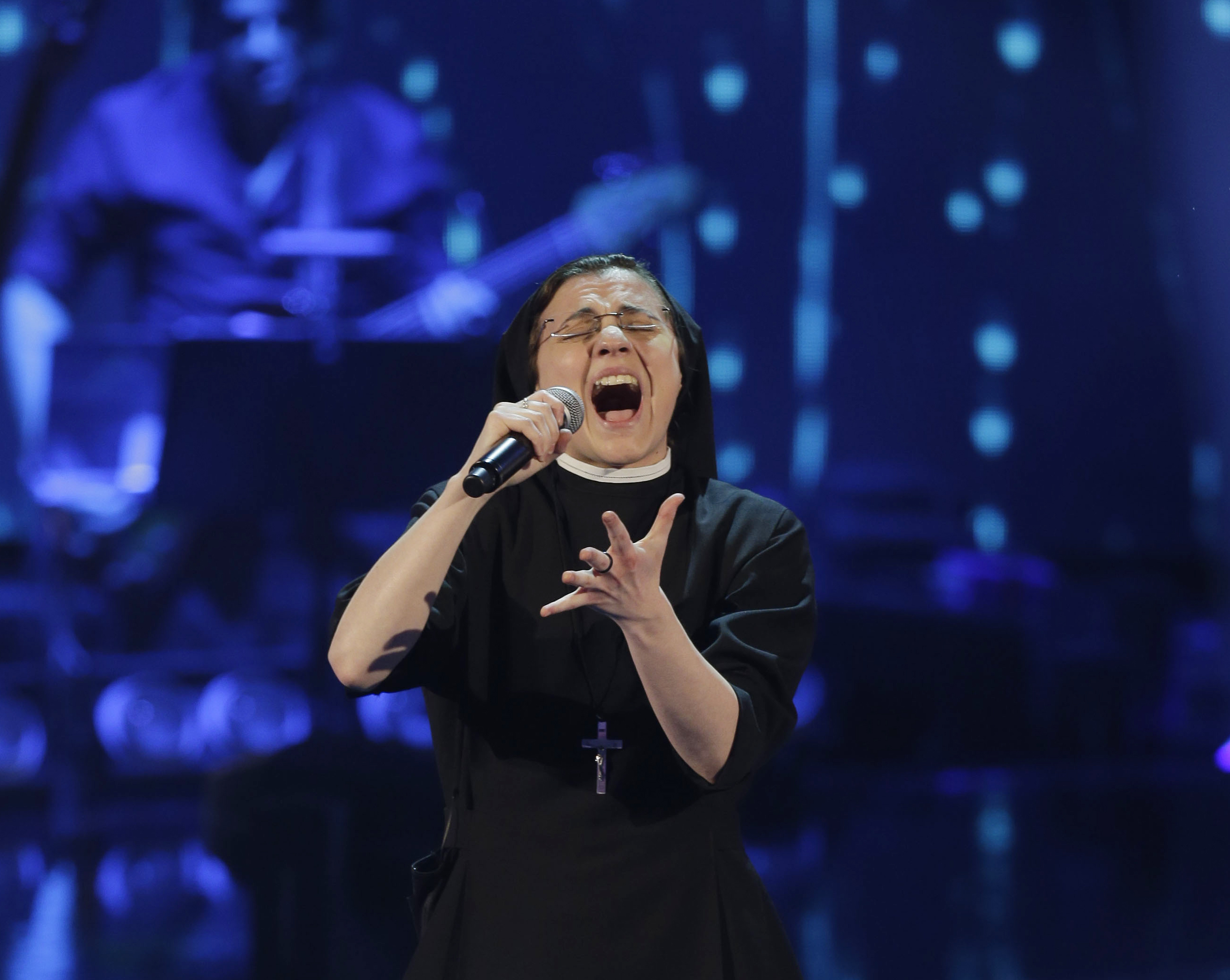 Singing nun in finals of Italy's TV talent show