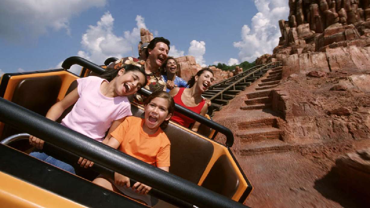Top 10 Southern California theme parks for this summer!