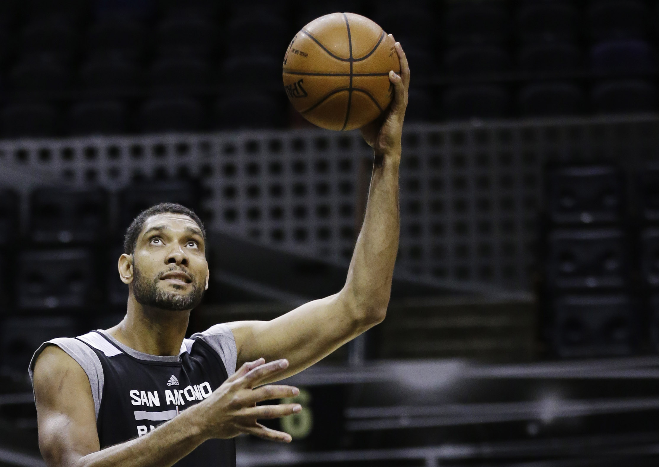 After thrilling finish, Heat, Spurs start up again