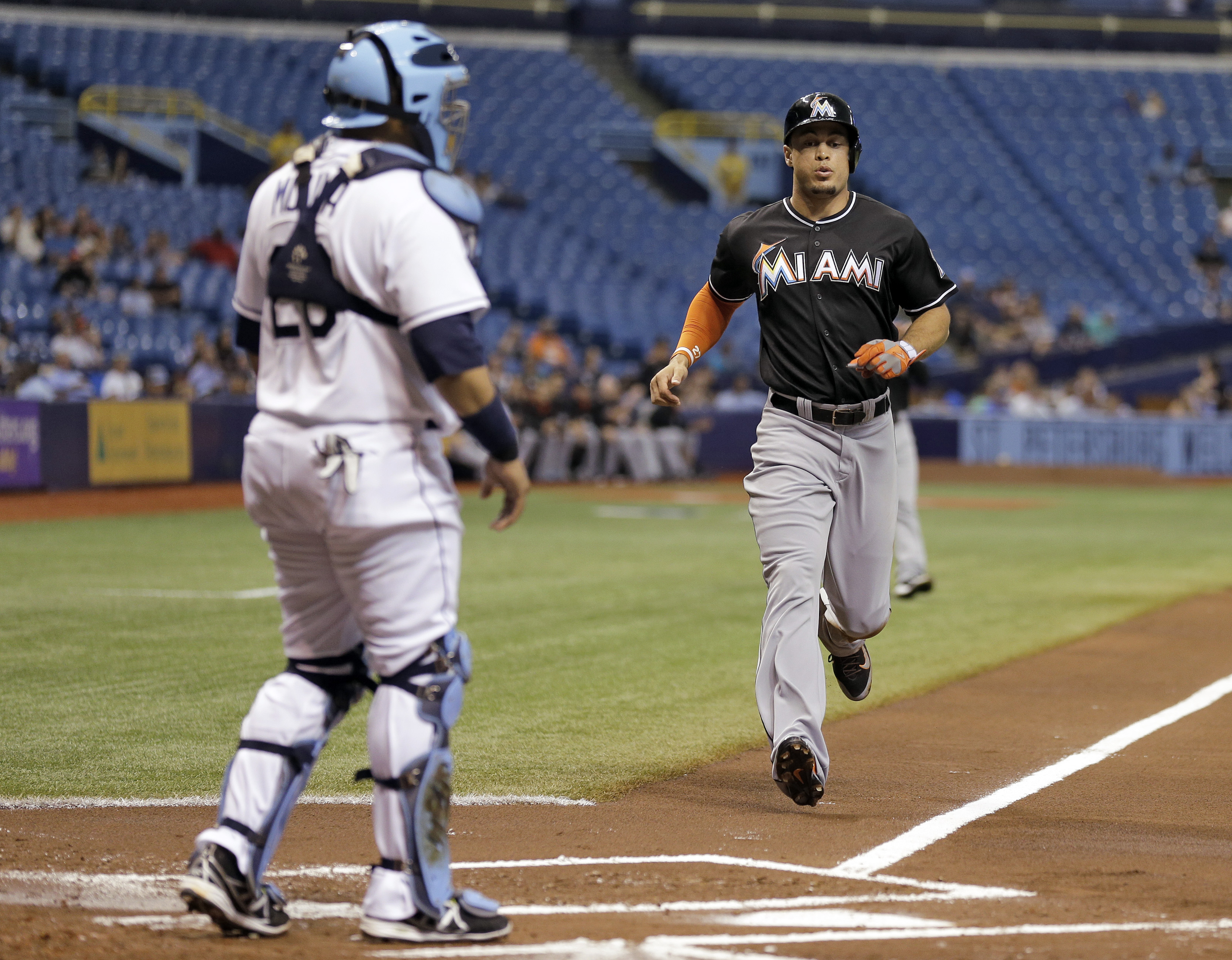 Solano's 3-run homer helps Marlins beat Rays 5-4