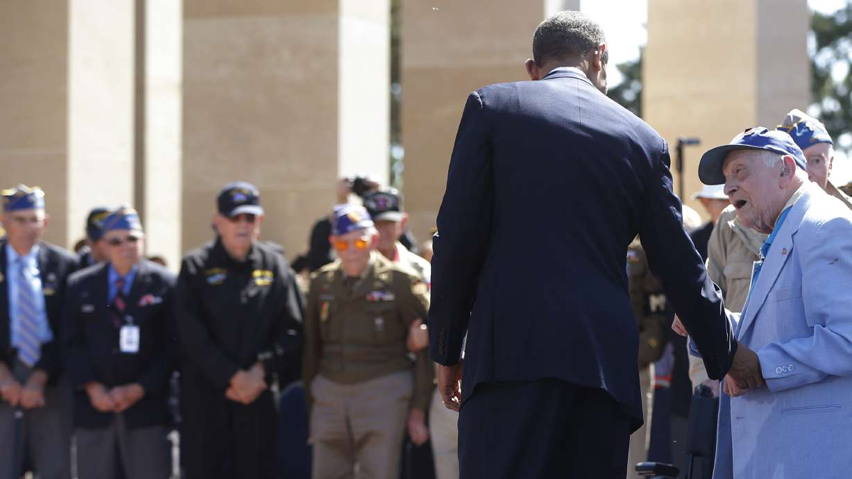 US D-Day vets honor fallen comrades