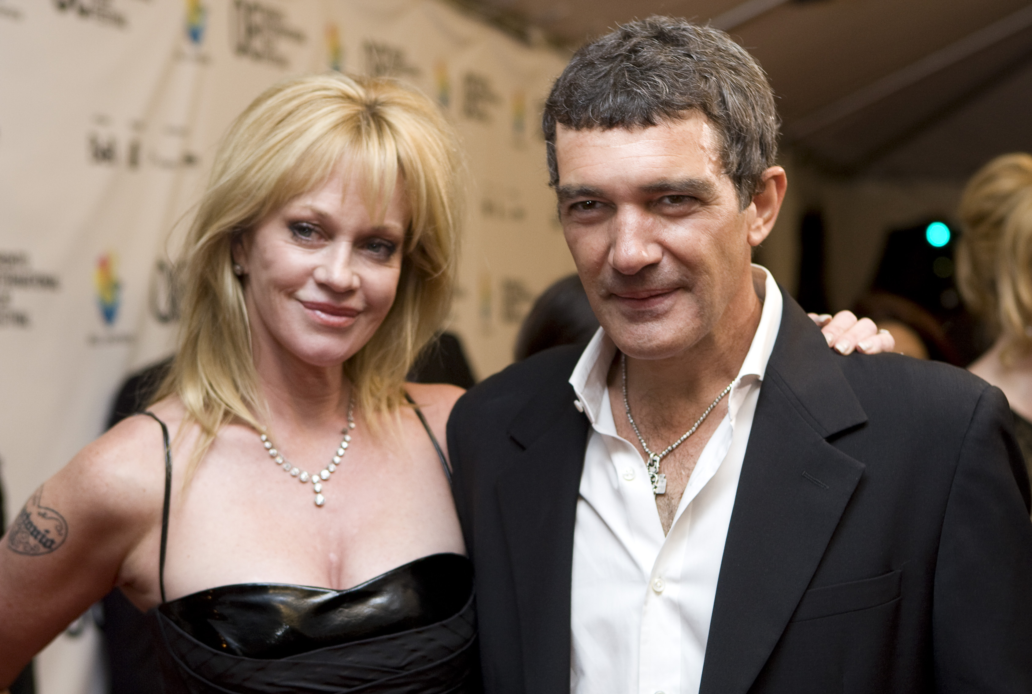 Melanie Griffith files to divorce Antonio Banderas
