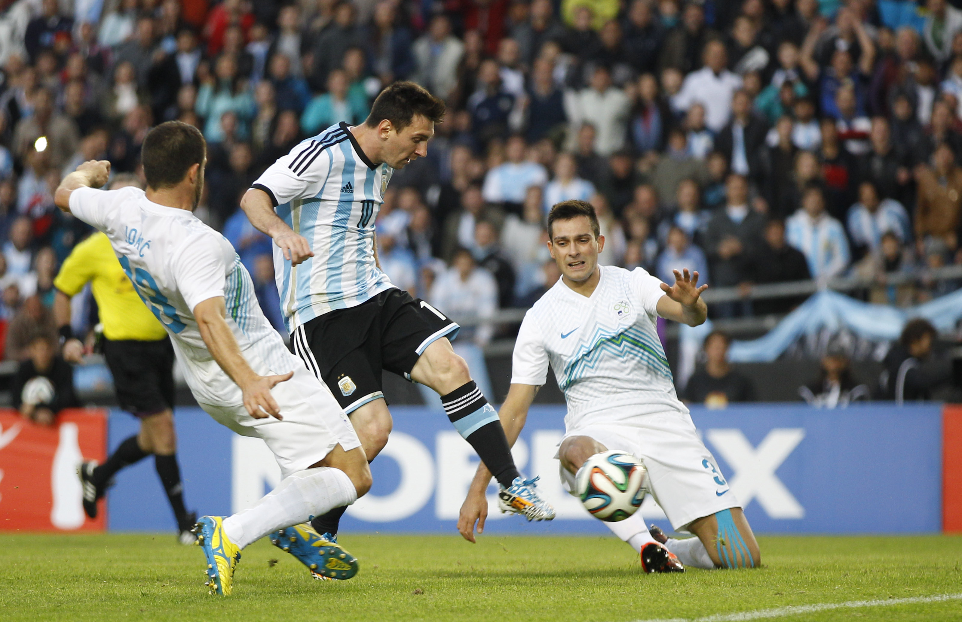 Alvarez, Messi score as Argentina beats Slovenia