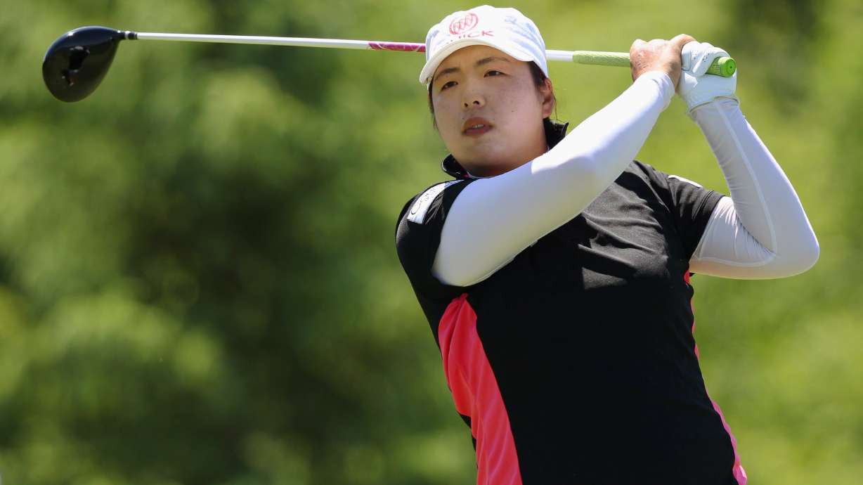 Shanshan Feng takes LPGA Tour lead