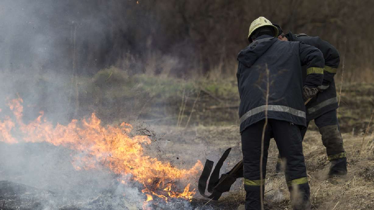 New Carbon County wildfire starts as Uintah County blaze winds down