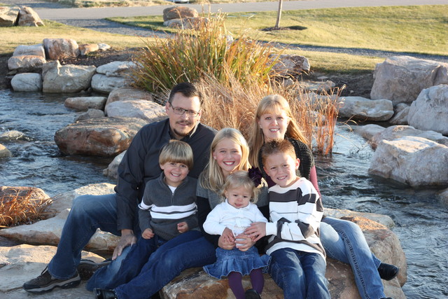 Father awaiting liver transplant gets help from community