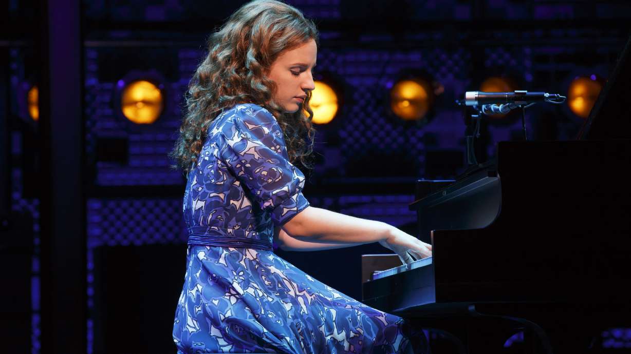 Jessie Mueller wins best actress in a musical Tony