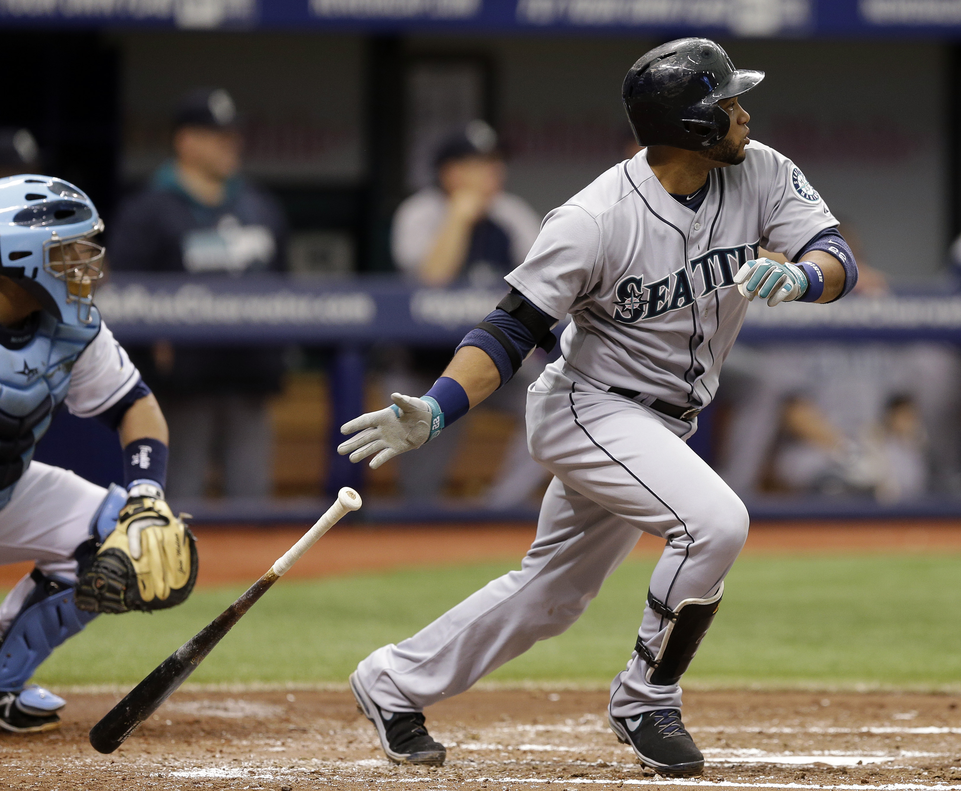 Cano's hit 2-run double, Mariners blank Rays again