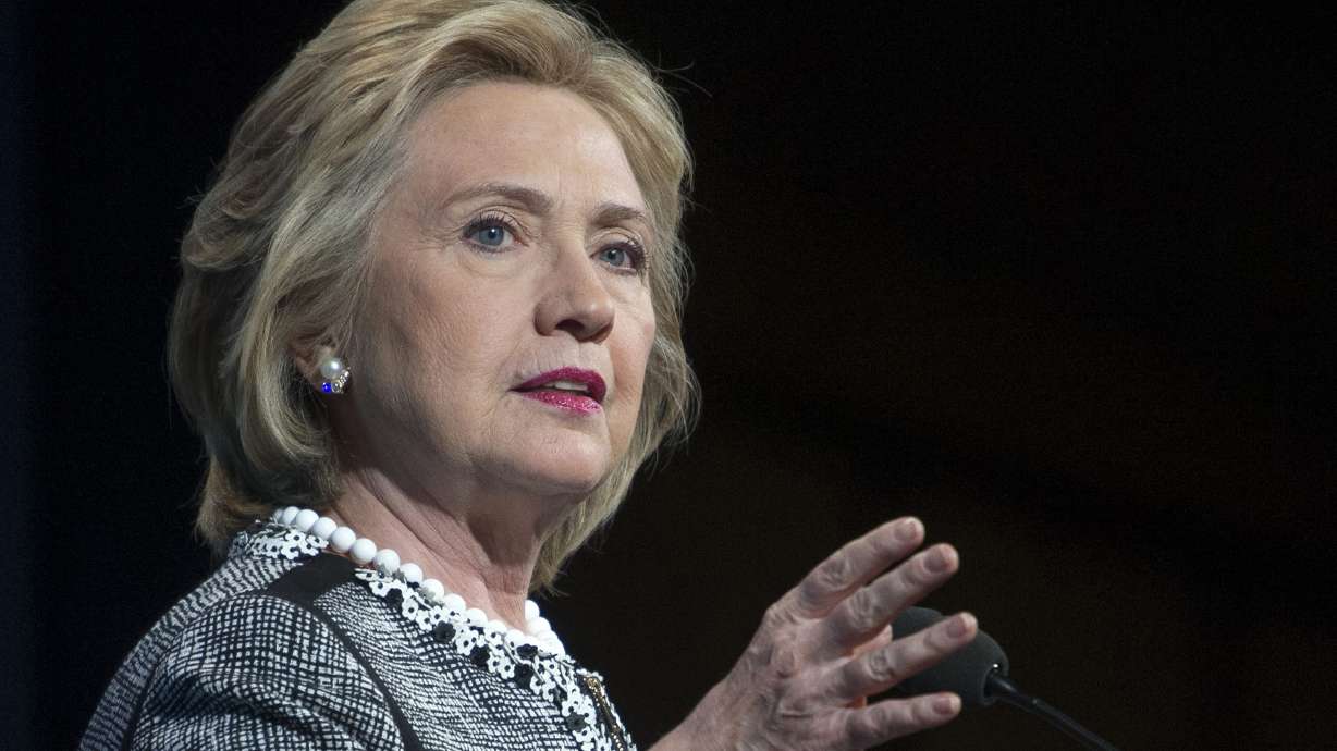 Gender politics emerge with Clinton book tour