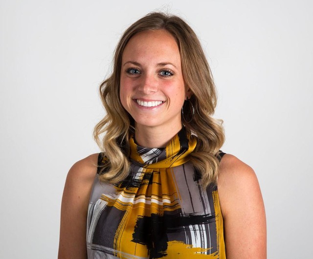 Bailiff asks reporter to cover shoulders before entering Ogden courthouse