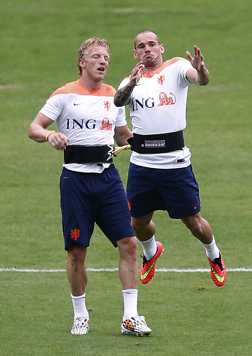 Sneijder fighting fit thanks to martial arts