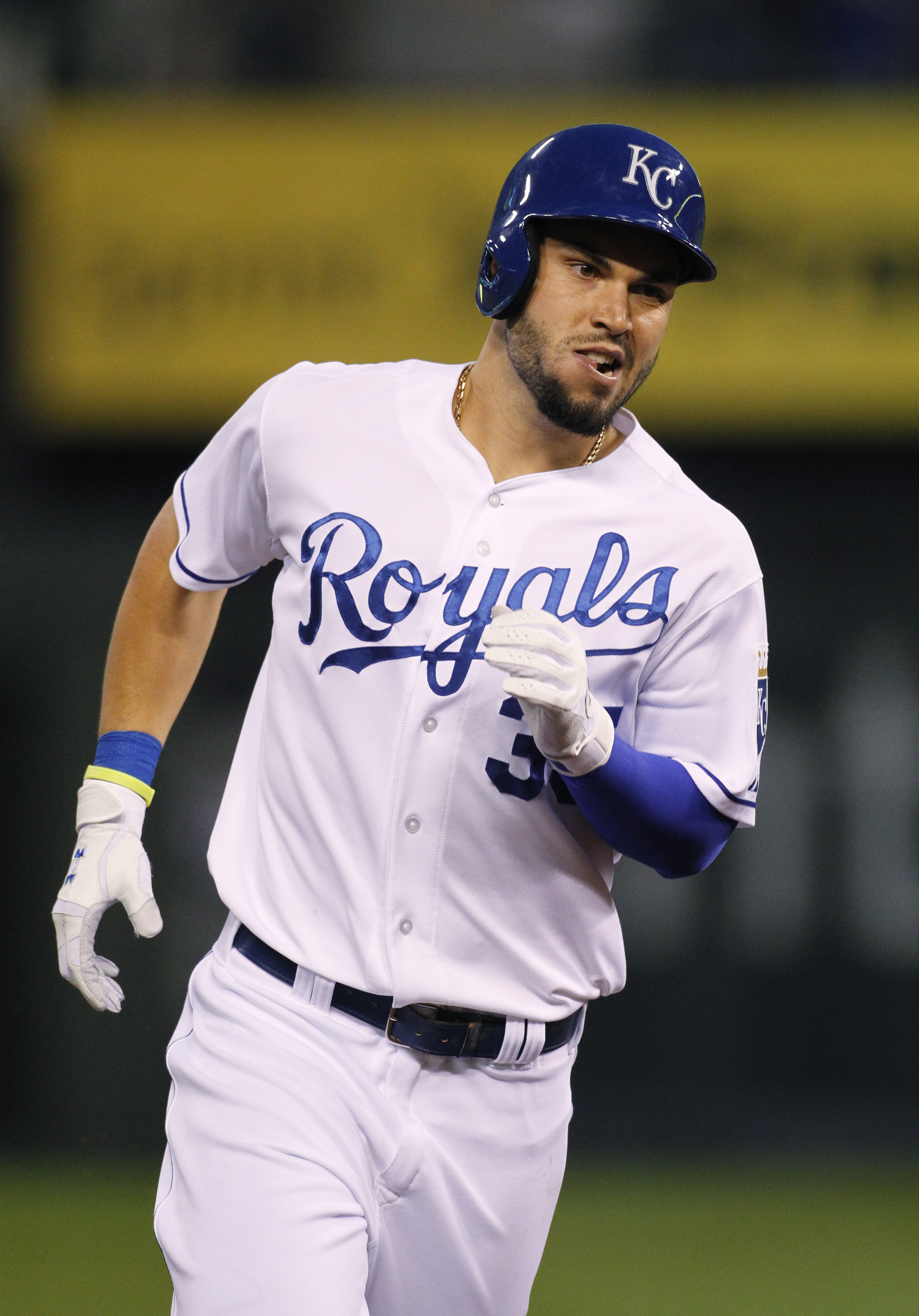 Royals hold on to beat hot-hitting Indians 9-5
