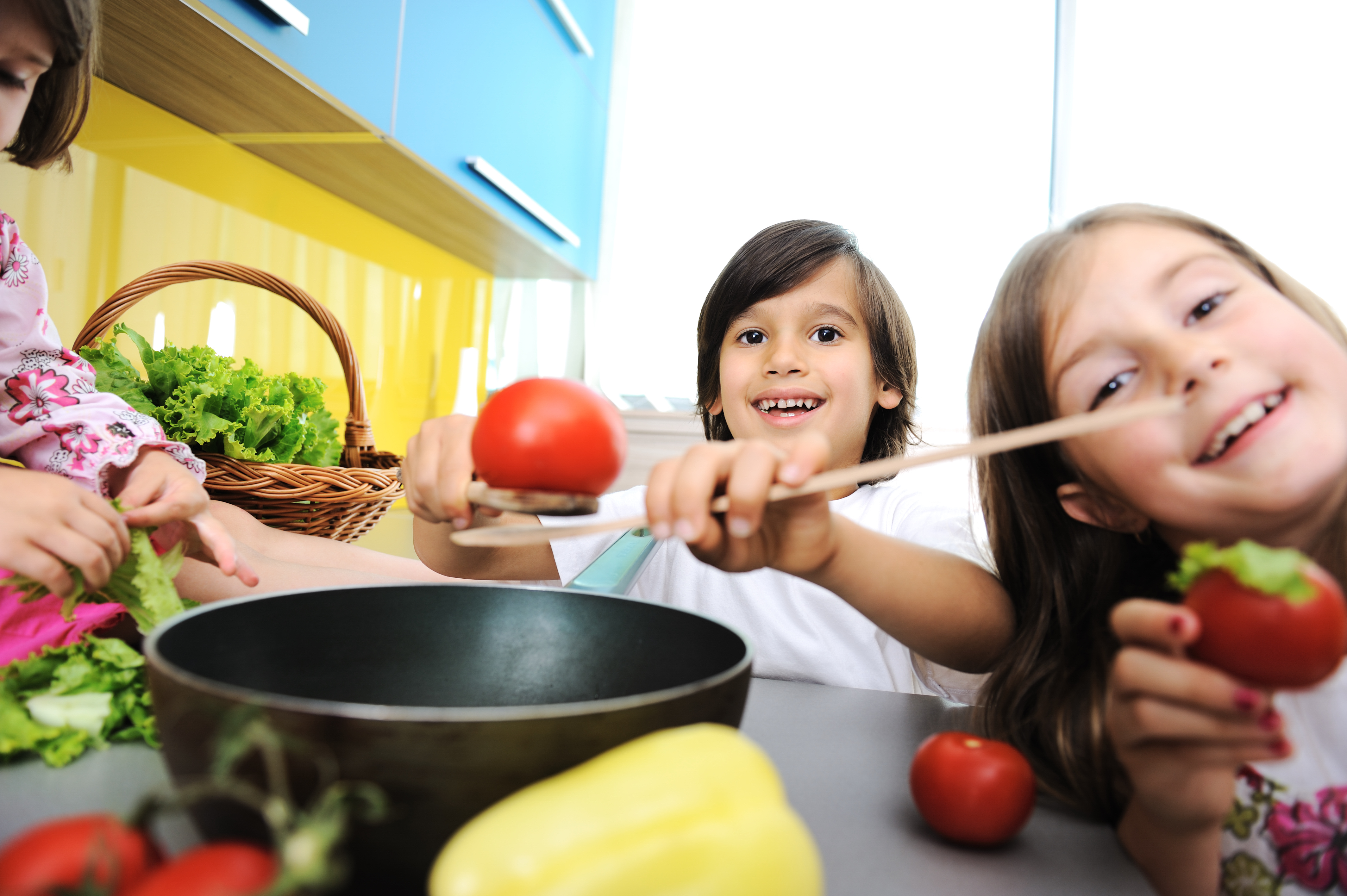 Best way to make kids eat healthy is to say nothing, study finds