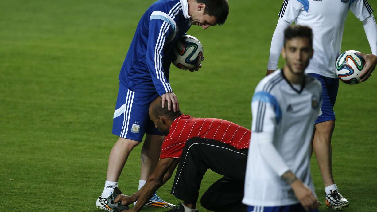 Fans invade pitch at Argentina training