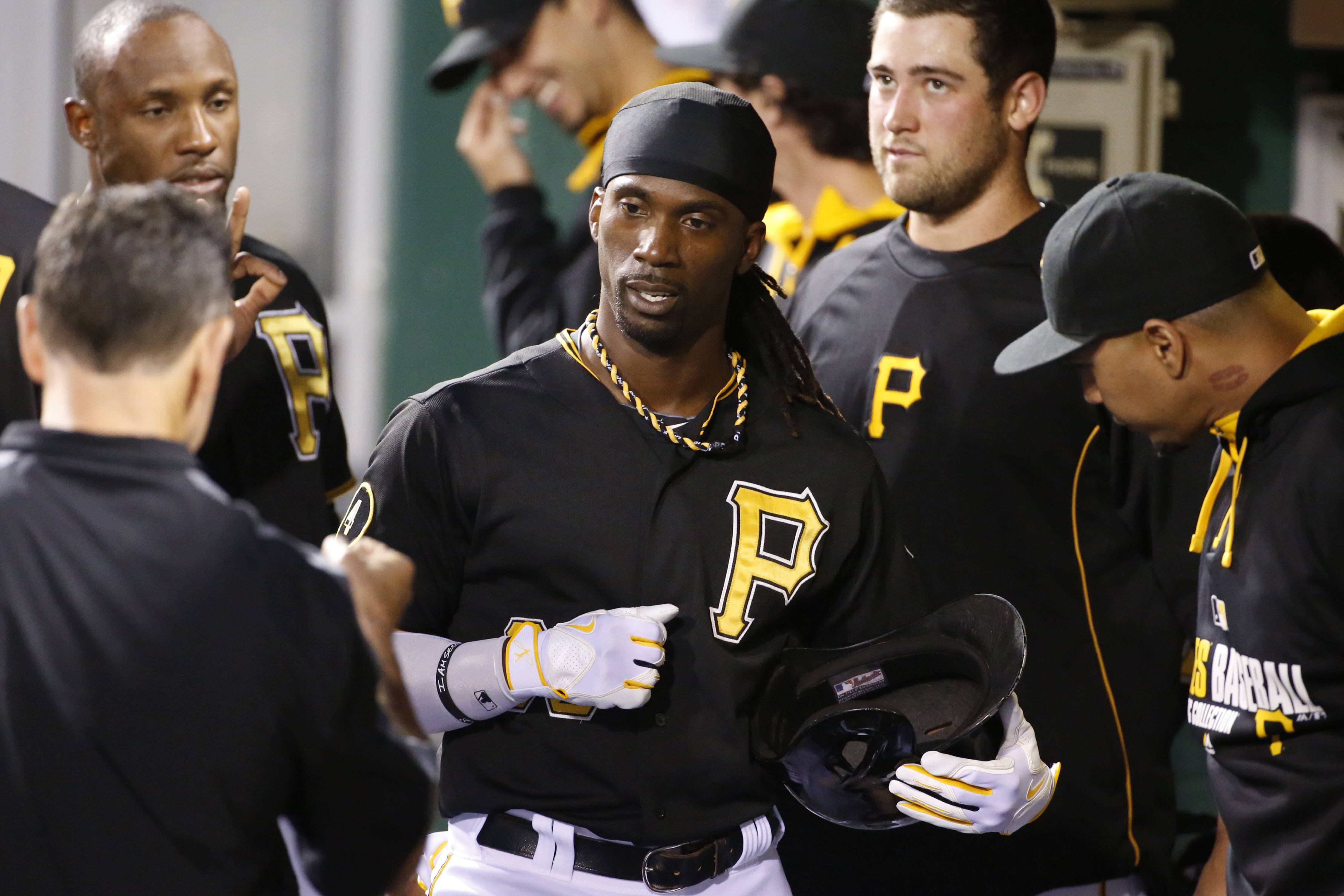 McCutchen homers and Pirates beat Cubs 4-2