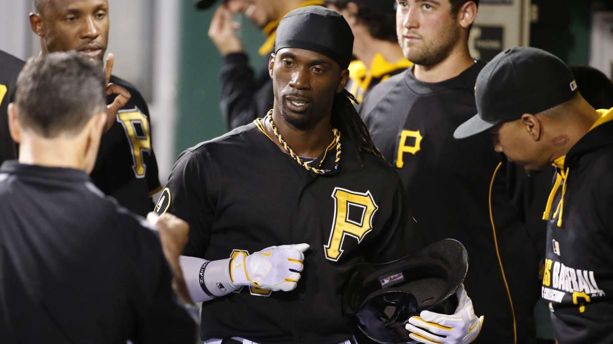 McCutchen homers and Pirates beat Cubs 4-2