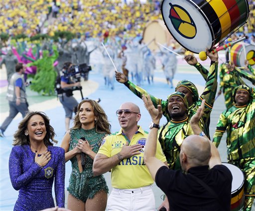 Mundial: J. Lo y Pitbull ponen la fiesta en inaguración