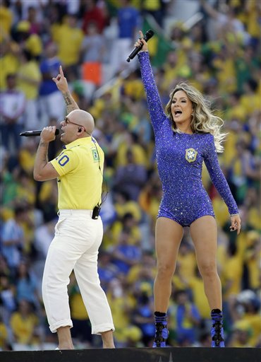 Mundial: J. Lo y Pitbull ponen la fiesta en inaguración