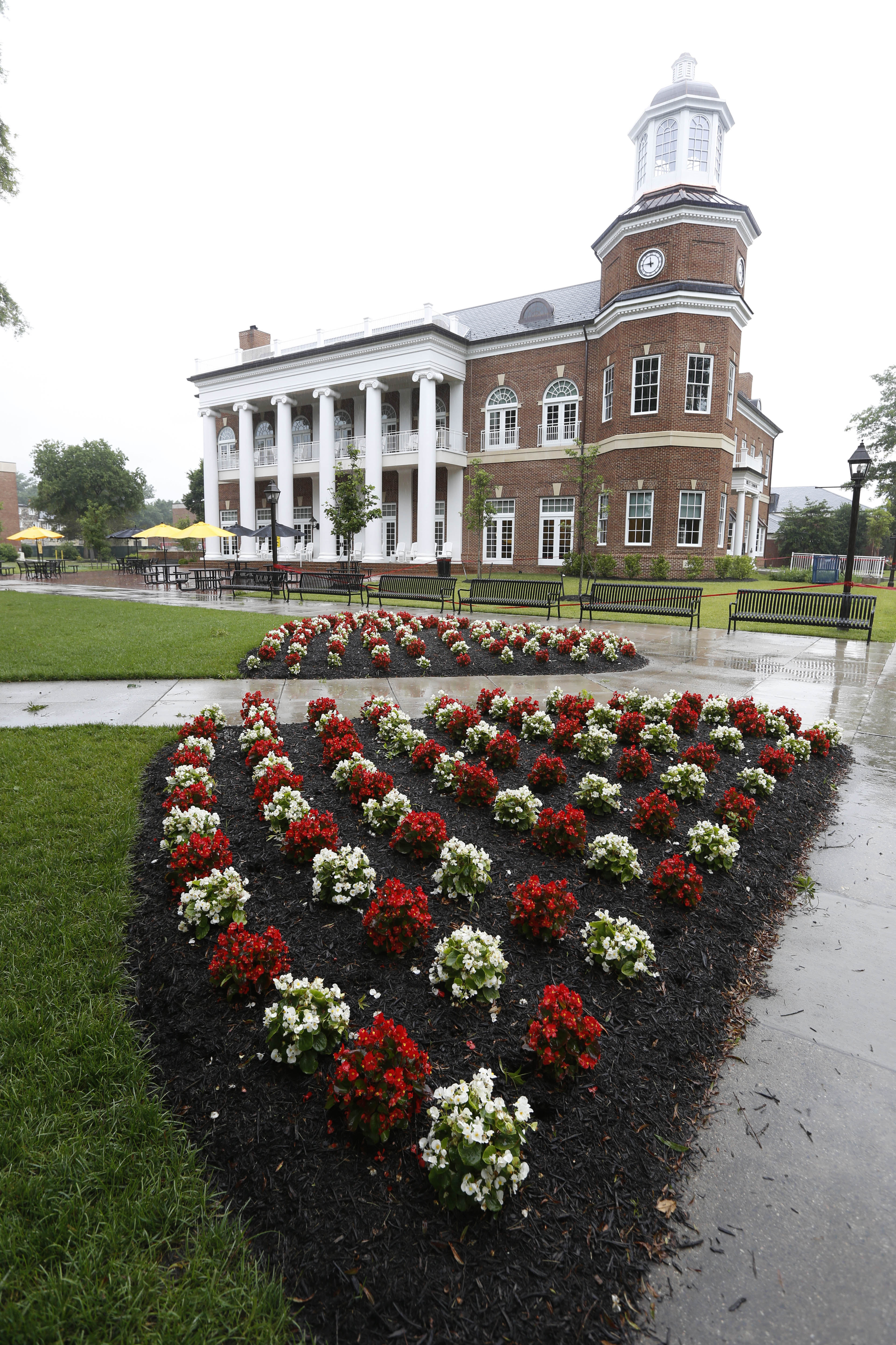 2 from tiny Virginia campus run for Cantor's seat