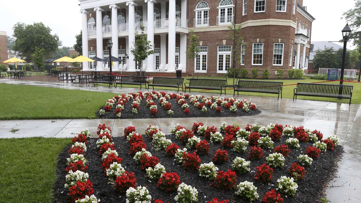 2 from tiny Virginia campus run for Cantor's seat