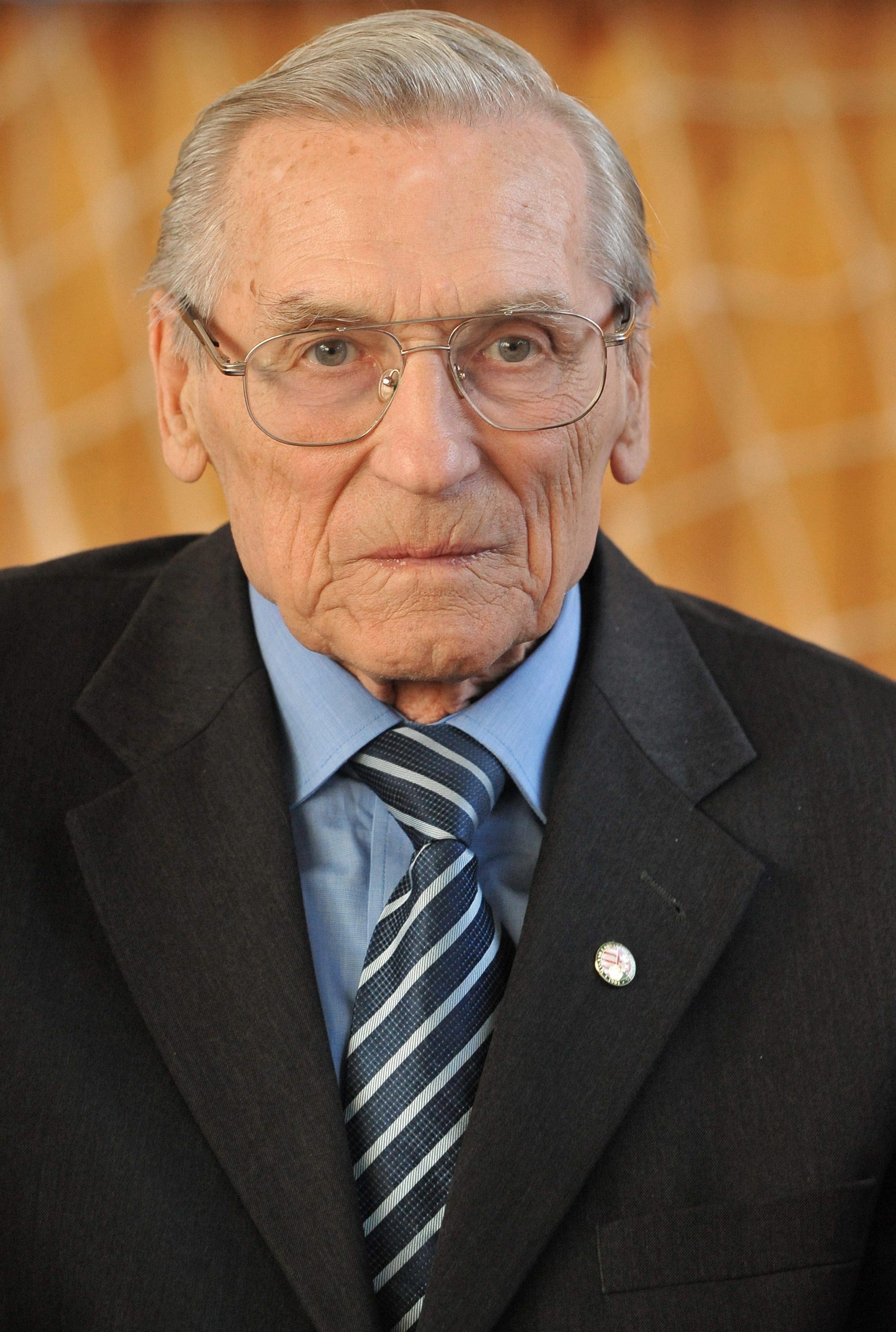 Grosics, goalie of great 1950s Hungary sides, dies