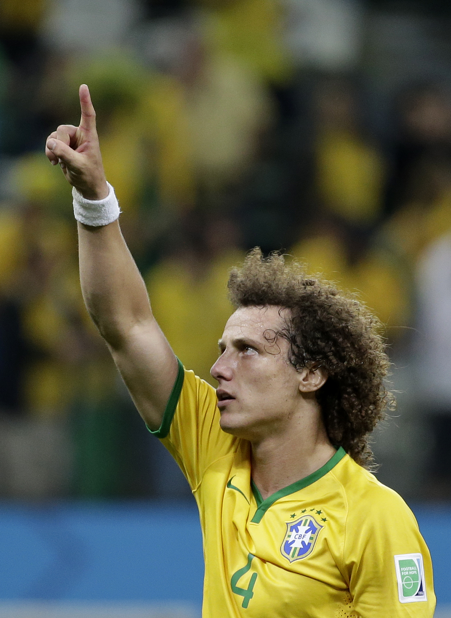David Luiz signs 5-year deal with PSG