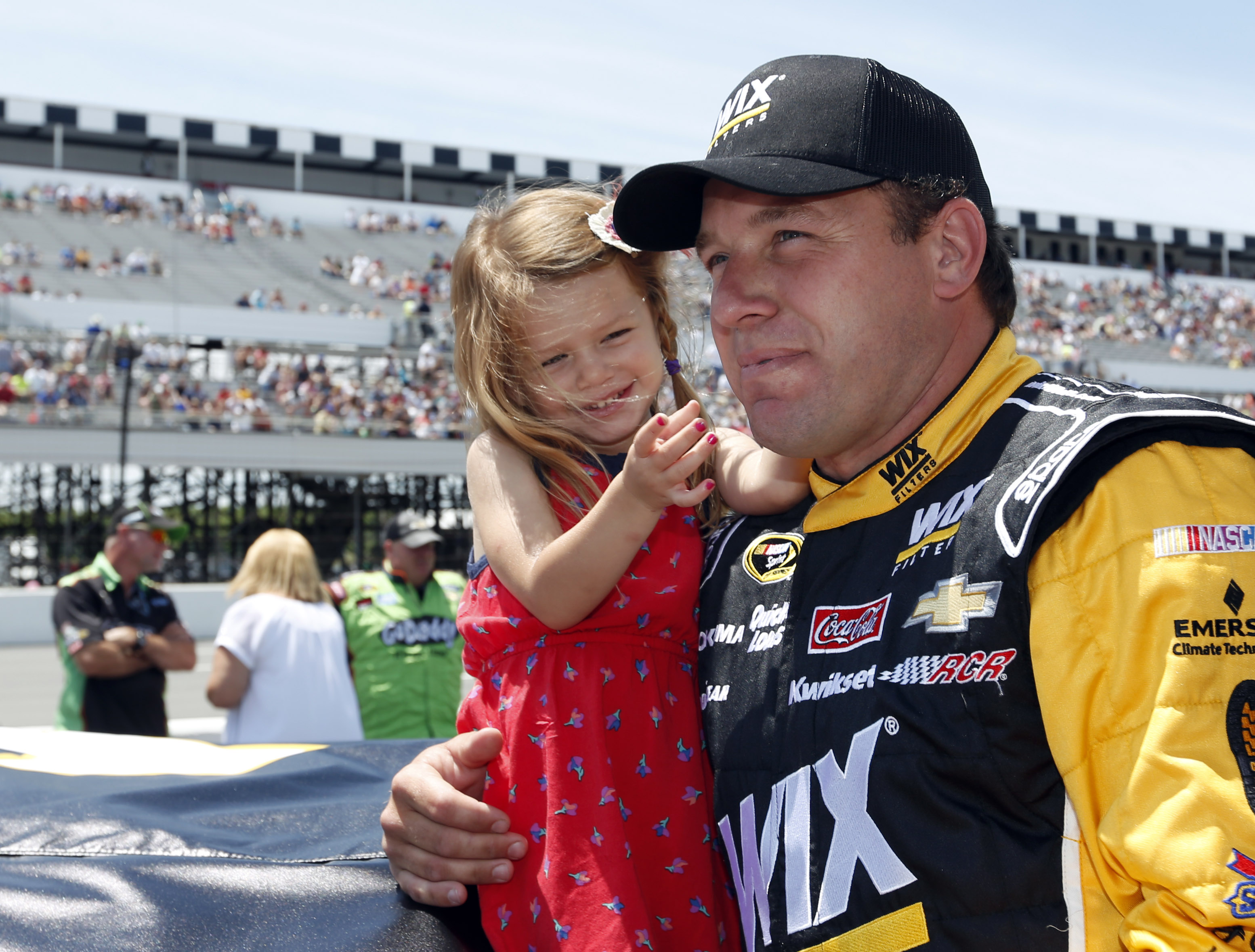 Earnhardt leaves Newman momentarily stranded