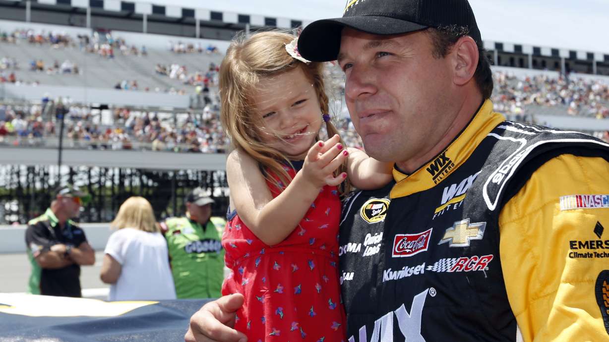 Earnhardt leaves Newman momentarily stranded