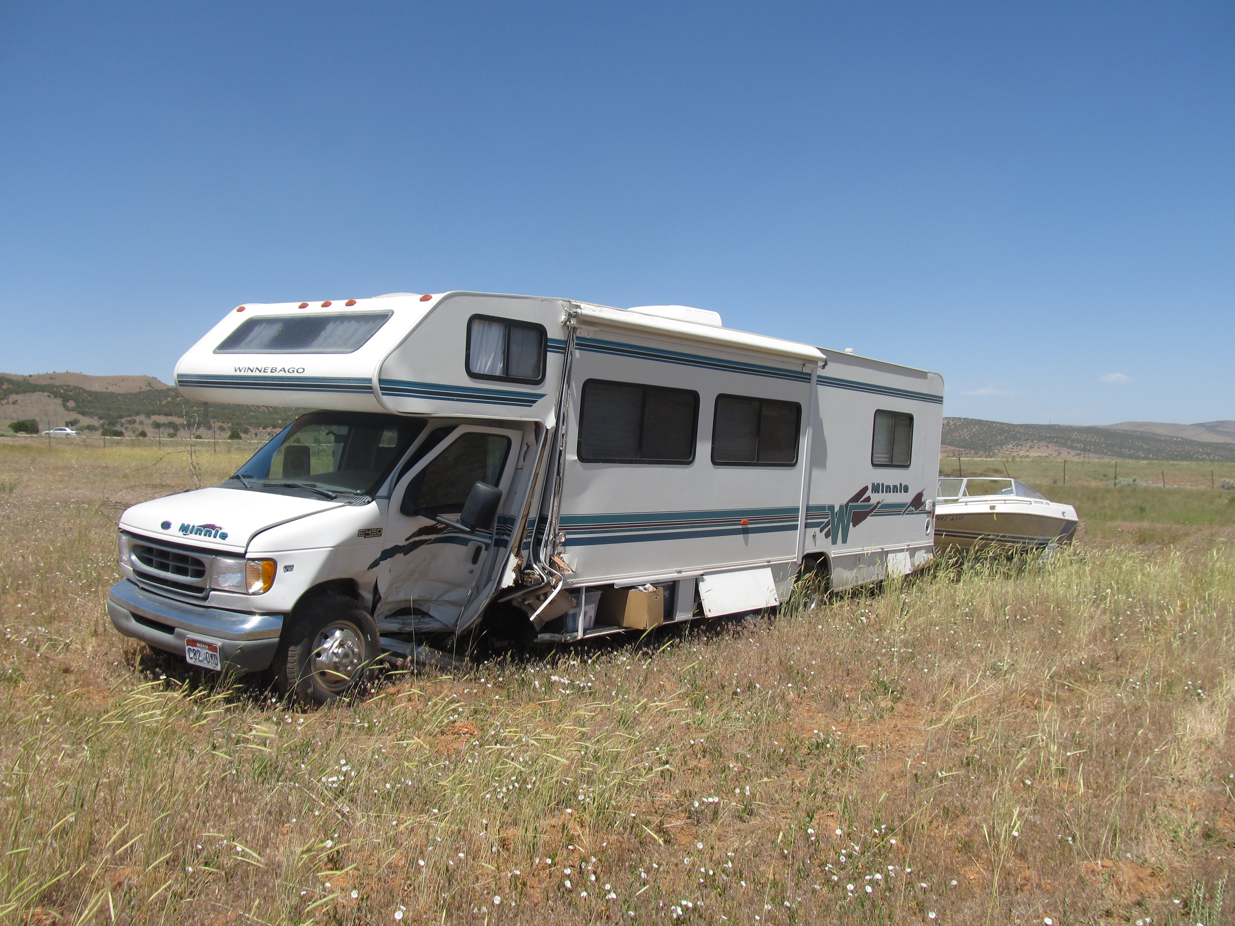 Motor home accident sends 5 people to the hospital