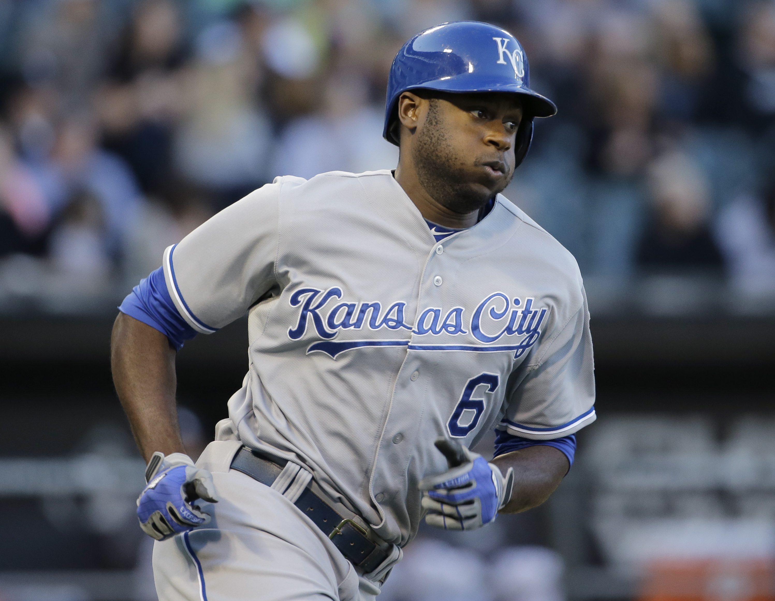Guthrie snaps winless streak in Royals' 7-2 win