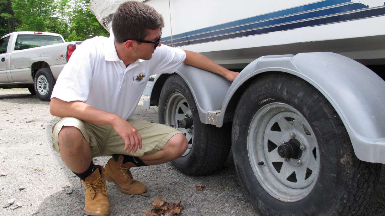 NY lake mandates boat checks for invasive species